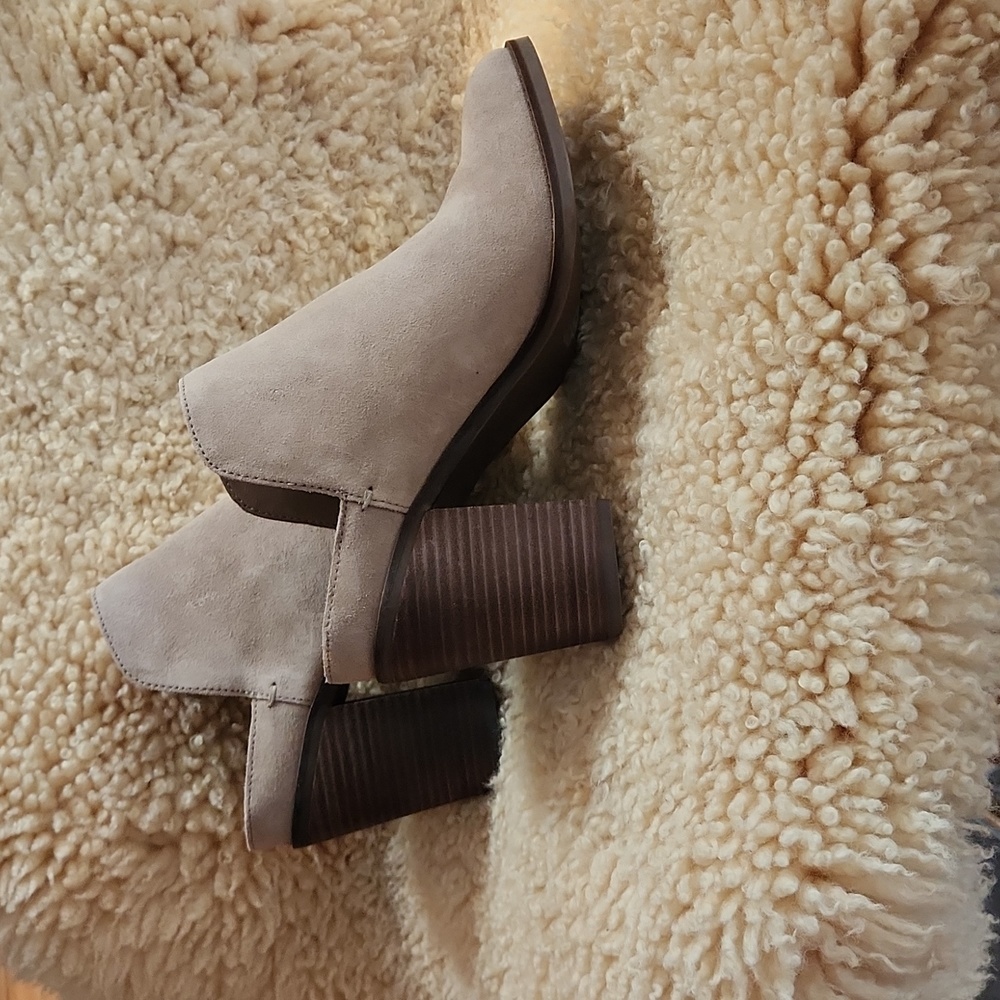 Mules - Picture 3 of 9